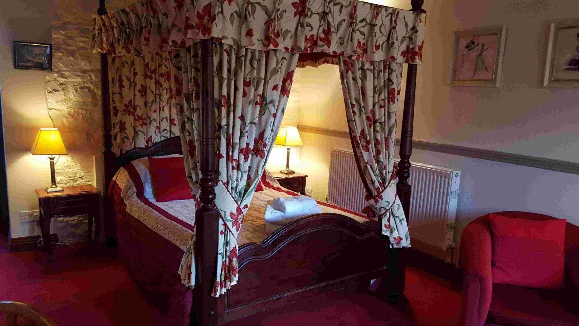 Oyo The Walnut Tree Hotell West Camel Eksteriør bilde