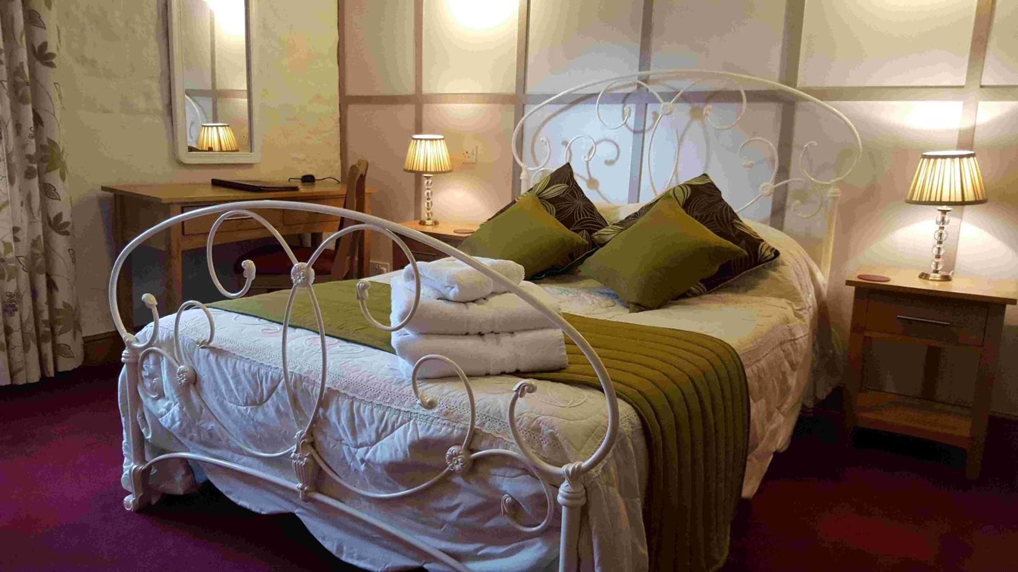 Oyo The Walnut Tree Hotell West Camel Eksteriør bilde